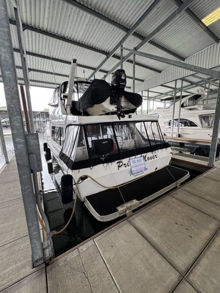 2005 Meridian 490 Pilothouse - Sold Boat