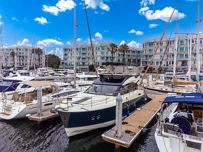 BOATZON | Monte Carlo Yachts MC5 2015