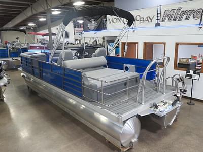 BOATZON | Montego Bay ST8524 Swingback Tritoon Deluxe Pontoon  Honda 200HP 4Stroke EFI 2023