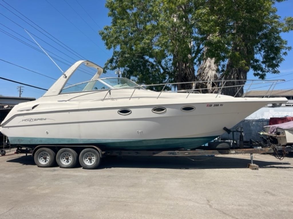 1999 MONTEREY 322 EXPRESS CRUISER - Sold Boat