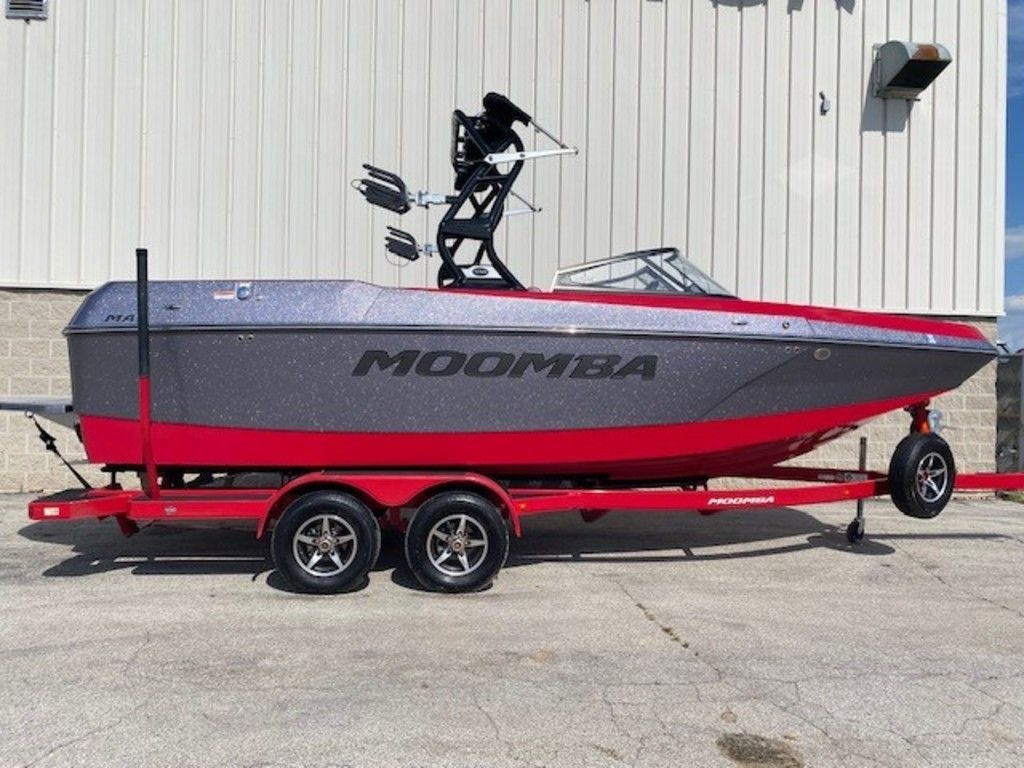 2019 MOOMBA Max - Sold Boat
