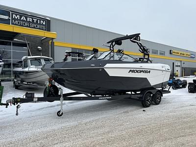 BOATZON | Moomba Max 2025