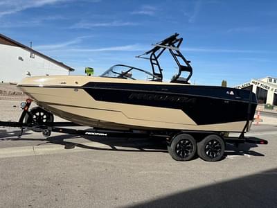 BOATZON | MOOMBA Max 2025