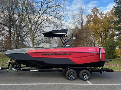 BOATZON | Moomba Max 2025