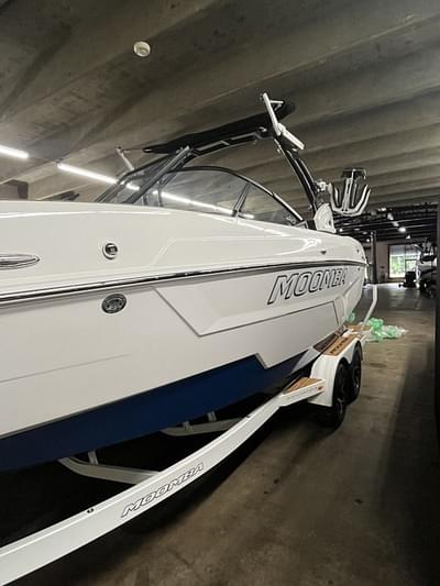 BOATZON | MOOMBA Max 2025