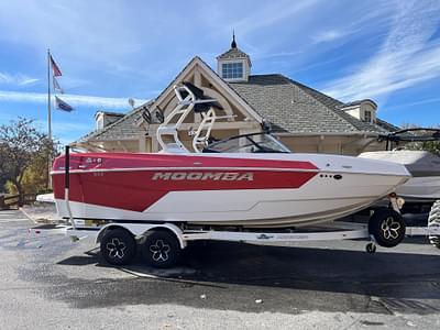 BOATZON | Moomba Max 2025