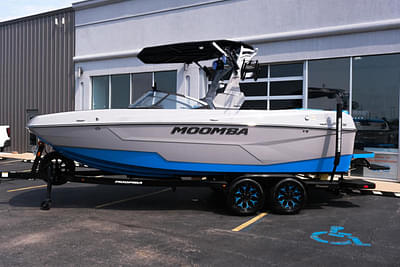 BOATZON | MOOMBA Max 2025