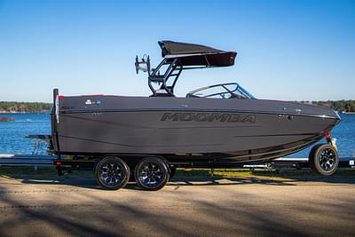 BOATZON | Moomba Max 2025