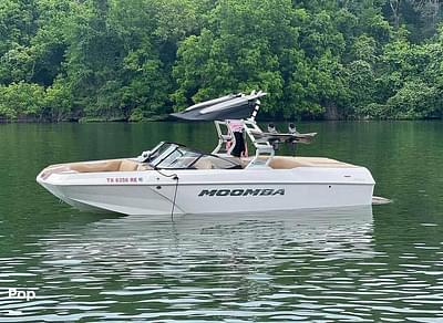 BOATZON | Moomba Max