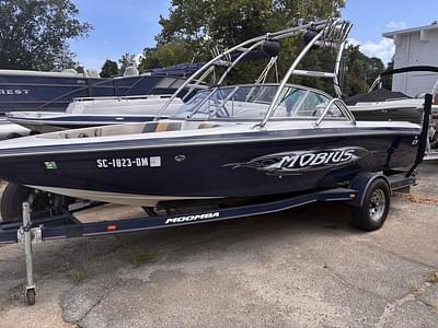 BOATZON | MOOMBA Mobius LS 2004