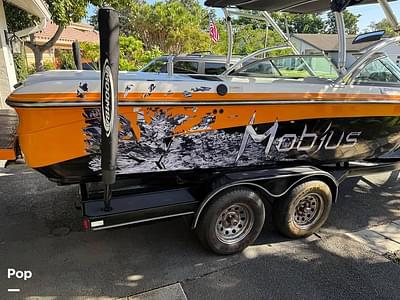 BOATZON | Moomba Mobius LSV