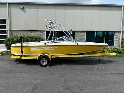 BOATZON | 2002 Moomba Outback