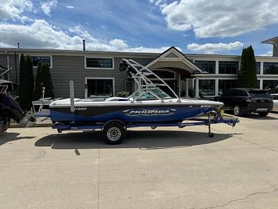 BOATZON | 2008 Moomba Outback