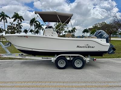 BOATZON | NauticStar 2102 Legacy 2019 BOATZON | NauticStar 2102 Legacy 2019