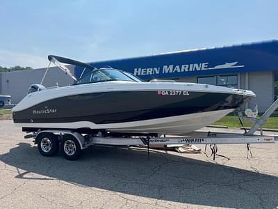 BOATZON | 2020 NauticStar 223 DC