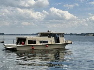 BOATZON | NAUTILINE HOUSEBOAT 43FT 1974