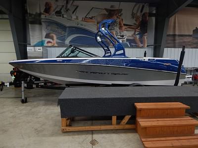 BOATZON | Nautique Sport Nautique 200 2012