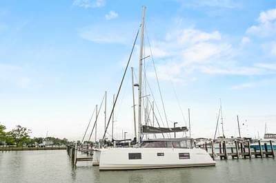BOATZON | 2022 Nautitech 40 Open