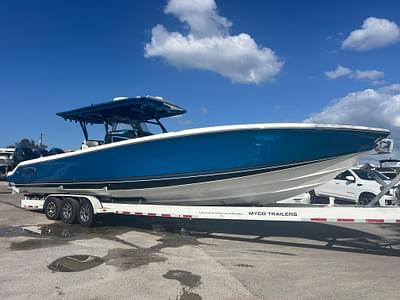 BOATZON | Nor-Tech 390 Sport Center Console 2019