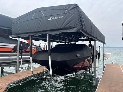 BOATZON | Paradise 85K Hydraulic Boat Lift With Canopy 2025 BOATZON | Paradise 85K Hydraulic Boat Lift With Canopy 2025
