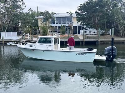 BOATZON | Parker Pilothouse 2320 SL 2017