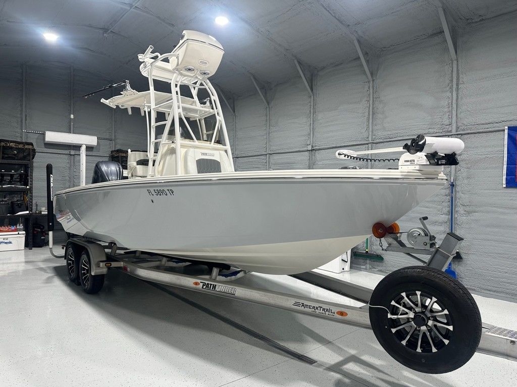 2024 Pathfinder 2400 TRS - Sold Boat