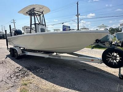 BOATZON | Pathfinder 2500 Hybrid 2024