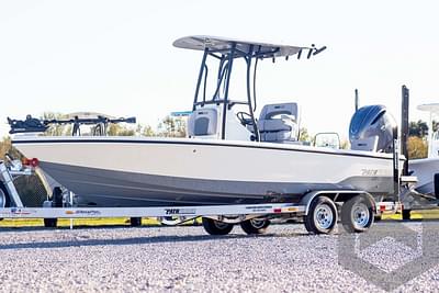 BOATZON | Pathfinder Boats 2500 Hybrid 2025