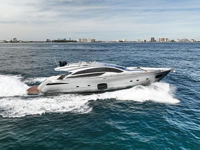 BOATZON | Pershing 82 VHP 2017