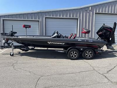 BOATZON | 2025 Phoenix 921 ELITE