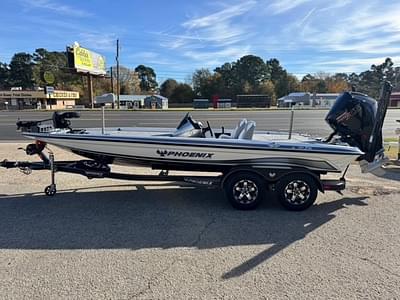 BOATZON | Phoenix Bass Boats 721 ZXL 2025