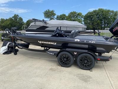 BOATZON | Phoenix Bass Boats 721 ZXL 2025