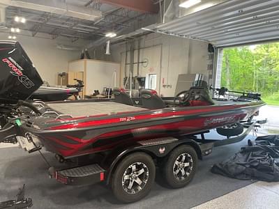 BOATZON | Phoenix Bass Boats 721 ZXL 2025