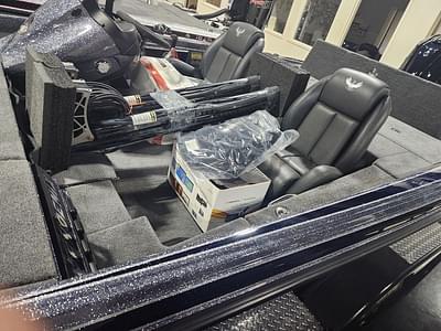 BOATZON | Phoenix Bass Boats 721 ZXL 2025