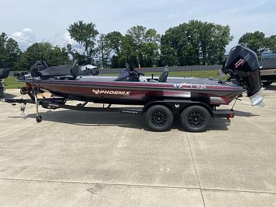 BOATZON | Phoenix Bass Boats 721 ZXL 2026