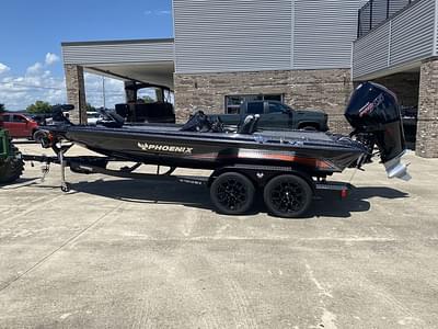 BOATZON | Phoenix Bass Boats 721 ZXL 2026