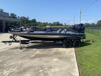 BOATZON | Phoenix Bass Boats 721 ZXL 2026