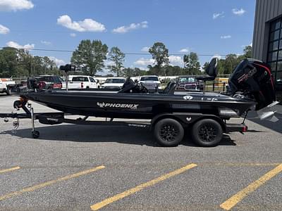 BOATZON | Phoenix Bass Boats 721 ZXL 2026