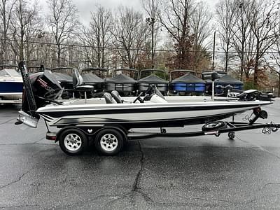 BOATZON | Phoenix Bass Boats 819 Pro 2022