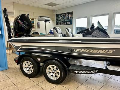 BOATZON | Phoenix Bass Boats 819 ZXL 2025