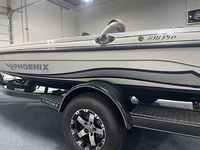 BOATZON | Phoenix Bass Boats 819 ZXL 2026