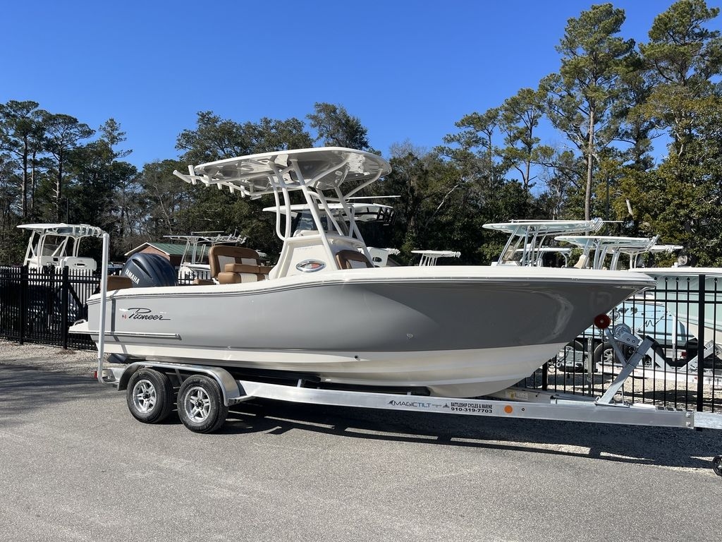 2025 Pioneer Boats Sportfish 222 - Sold Boat