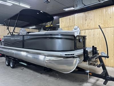 BOATZON | Premier 220 RF PTX 200 HP BUNK TRAILER 2025