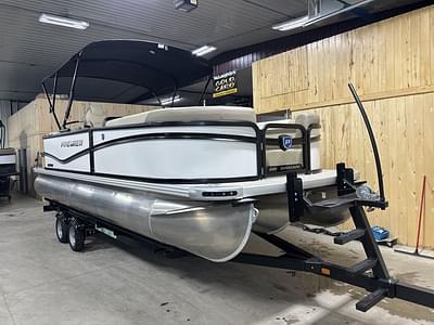 BOATZON | Premier 220 RF PTX TRIPLE 200HP BUNK TRAILER 2025