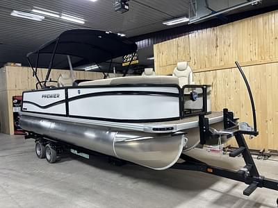 BOATZON | Premier 220 RL PTX TRIPLE 200HP BUNK TRAILER 2025