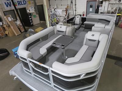 BOATZON | Princecraft Vectra 21 Cruise Lounge Pontoon  Mercury 4Stroke EFI 2025