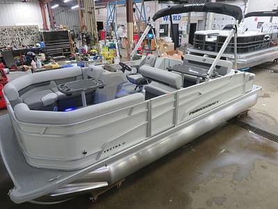 BOATZON | Princecraft Vectra 21 RL Dinette Swingback Pontoon  Mercury 4Stroke EFI 2025