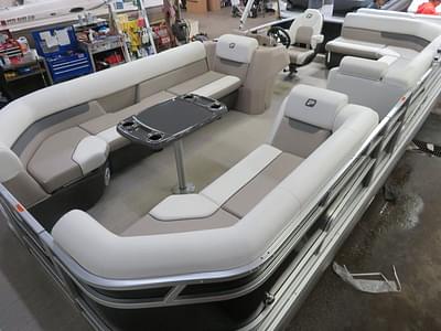 BOATZON | Princecraft Vectra 23 Cruise Lounge Pontoon  Mercury 4Stroke EFI 2024