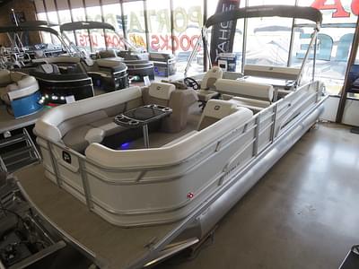 BOATZON | Princecraft Vectra 23 RL Dinette Swingback Pontoon  Mercury 4Stroke EFI 2024