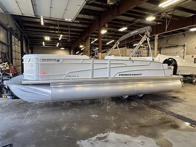 BOATZON | Princecraft Vectra 23 RL Swingback Lounge Pontoon  Mercury 150HP 4Stroke EFI 2024